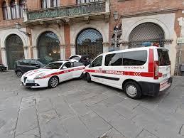 Lucca, bimbo di 8 anni si perde in centro storico: ritrovato dalla polizia locale