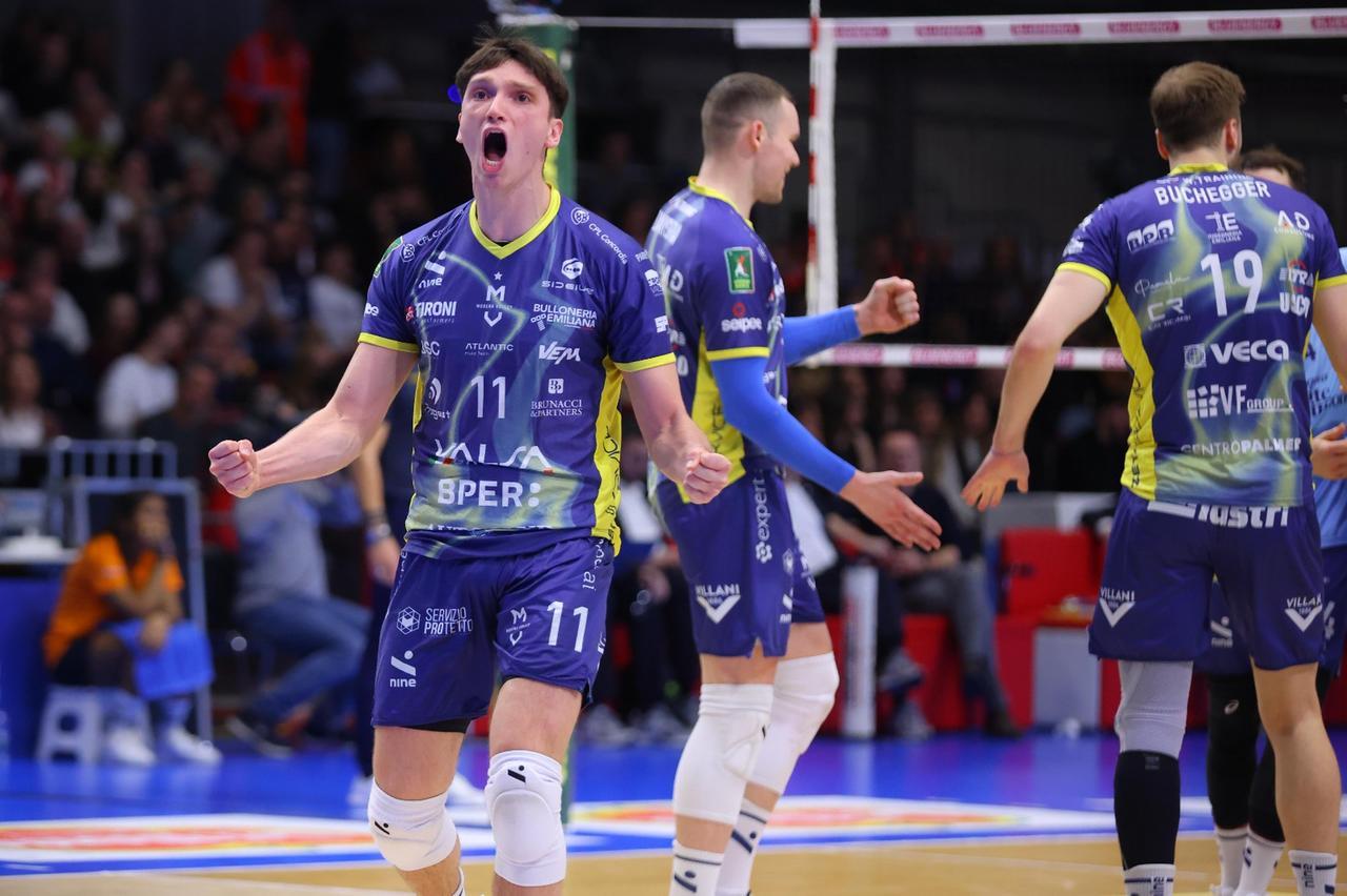 Modena Volley, missione compiuta: vince a Piacenza e si regala la “bella” al PalaPanini