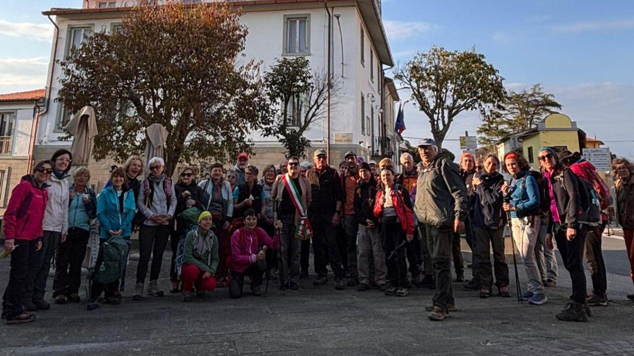 Collesalvetti e turismo a passo lento, un centinaio di escursionisti sul Cammino d’Etruria