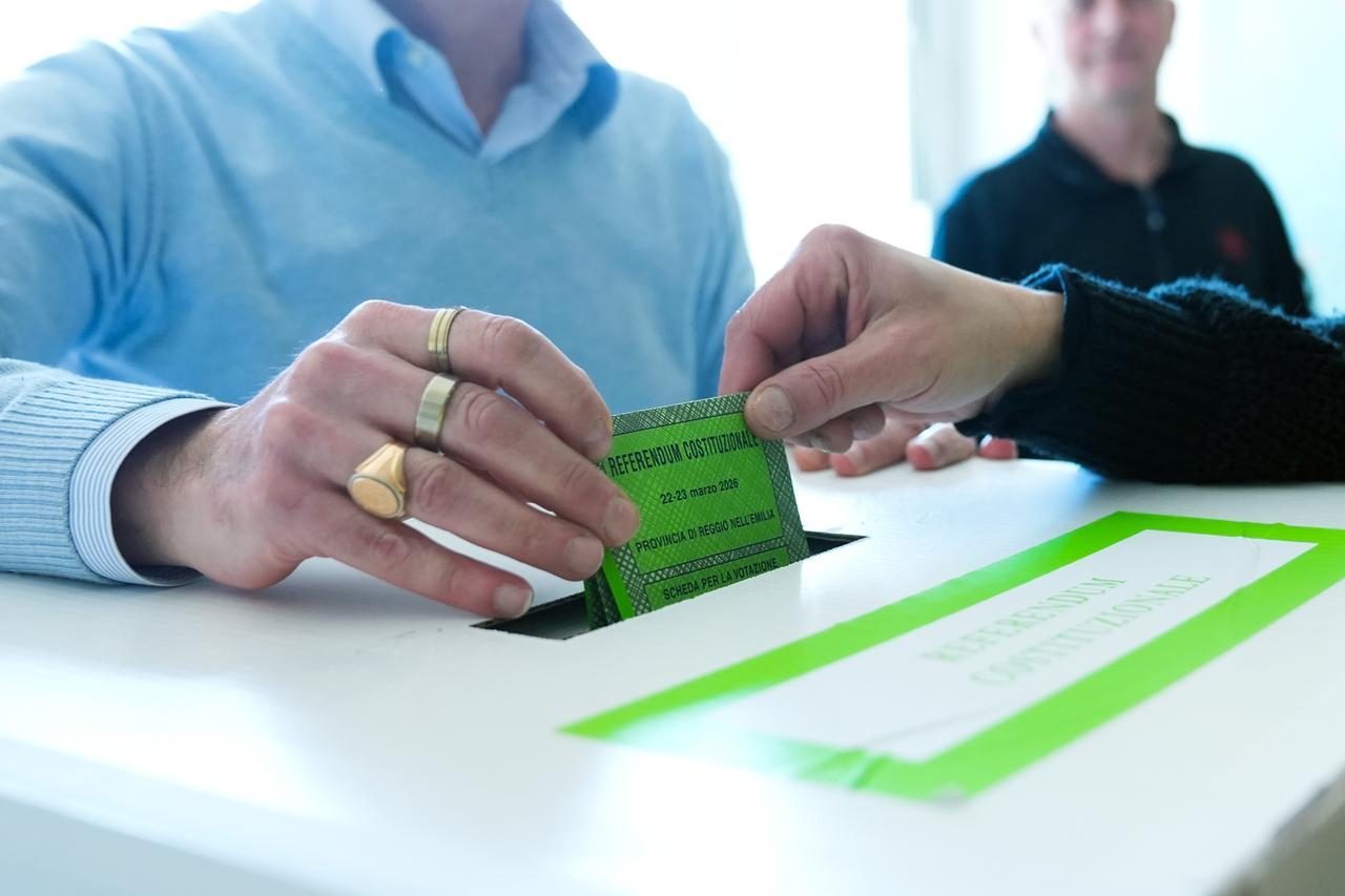 Referendum a Reggio Emilia, si vota fino alle 15 di oggi. L’affluenza Comune per Comune
