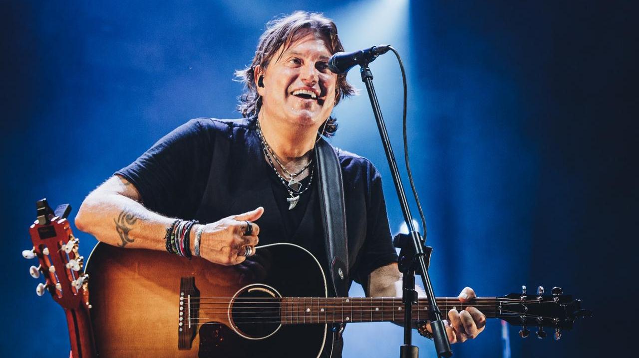 Cristiano De André dà voce ai grandi successi del padre Fabrizio: ecco le date del concerto