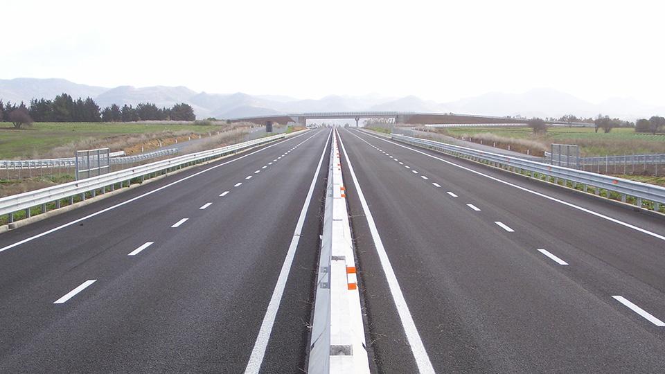 Traffico interrotto per lavori sulla 131: tutti i percorsi alternativi