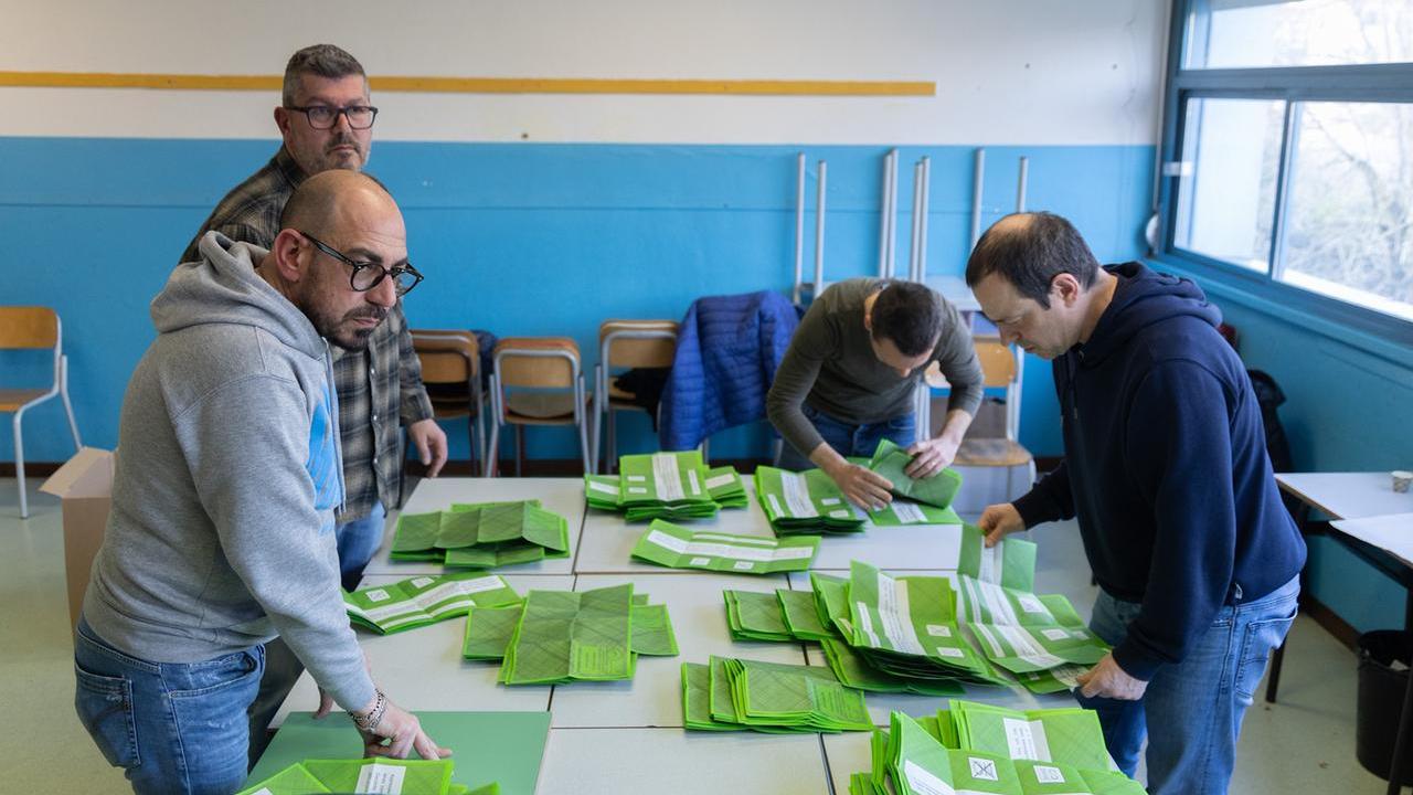 Lo spoglio nel seggio alle scuole Cittadella