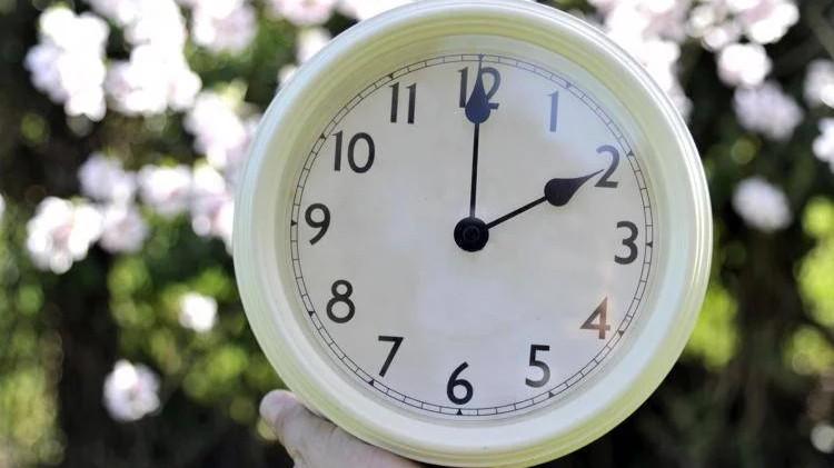 Ora legale, si valuta l’iter per renderla permanente – Le novità