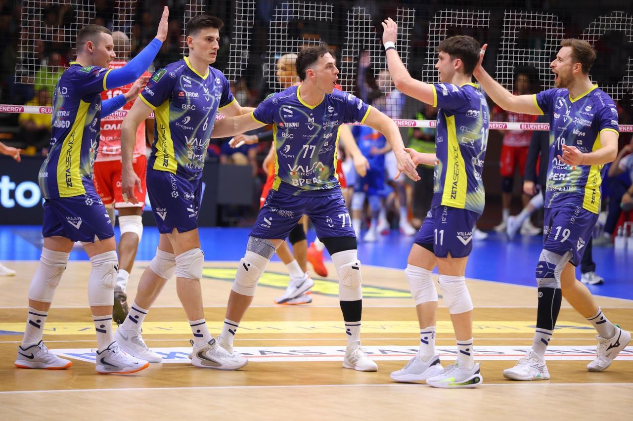 
	I giallobl&ugrave; esultano a Piacenza (Foto: Modena Volley)

