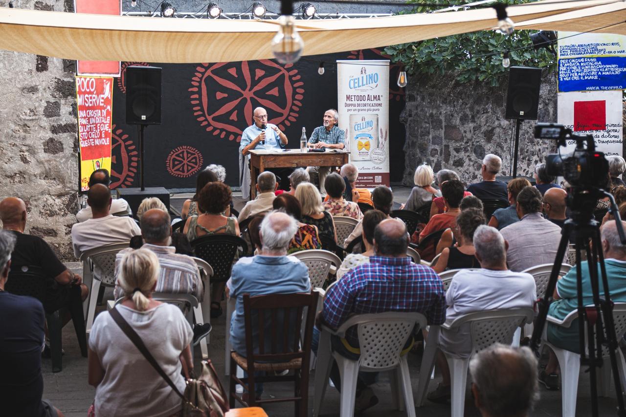 «Nessun dialogo e nessuna crescita per il paese». Associazioni e sindaca allo scontro – Ecco cosa succede