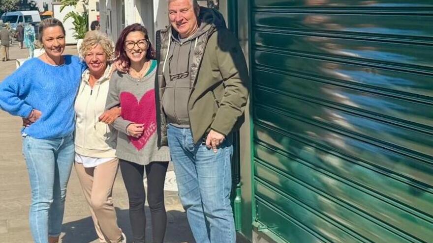 Castiglioncello, riapre la storica edicola: «Leggere è una nostra passione»