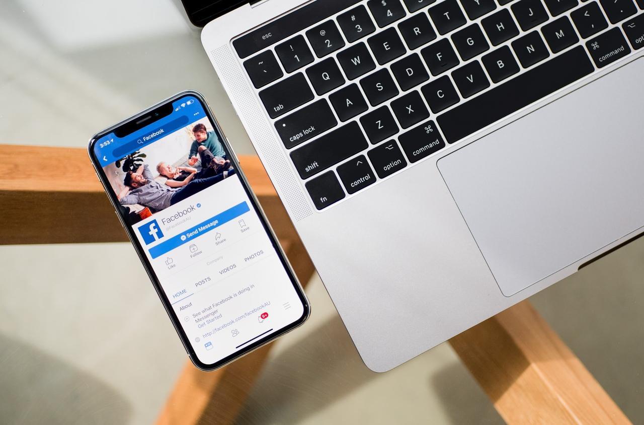 
	L'uomo aveva creato anche un falso profilo Facebook della donna

