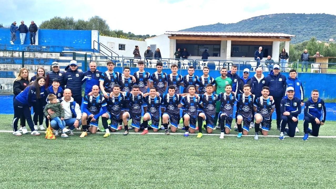 Laerru, 14 giocatori su 800 abitanti: la squadra di calcio che unisce il paese