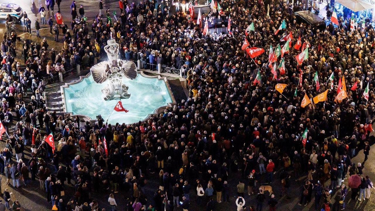 
	Festeggiamenti a Roma dopo la vittoria del "No"

