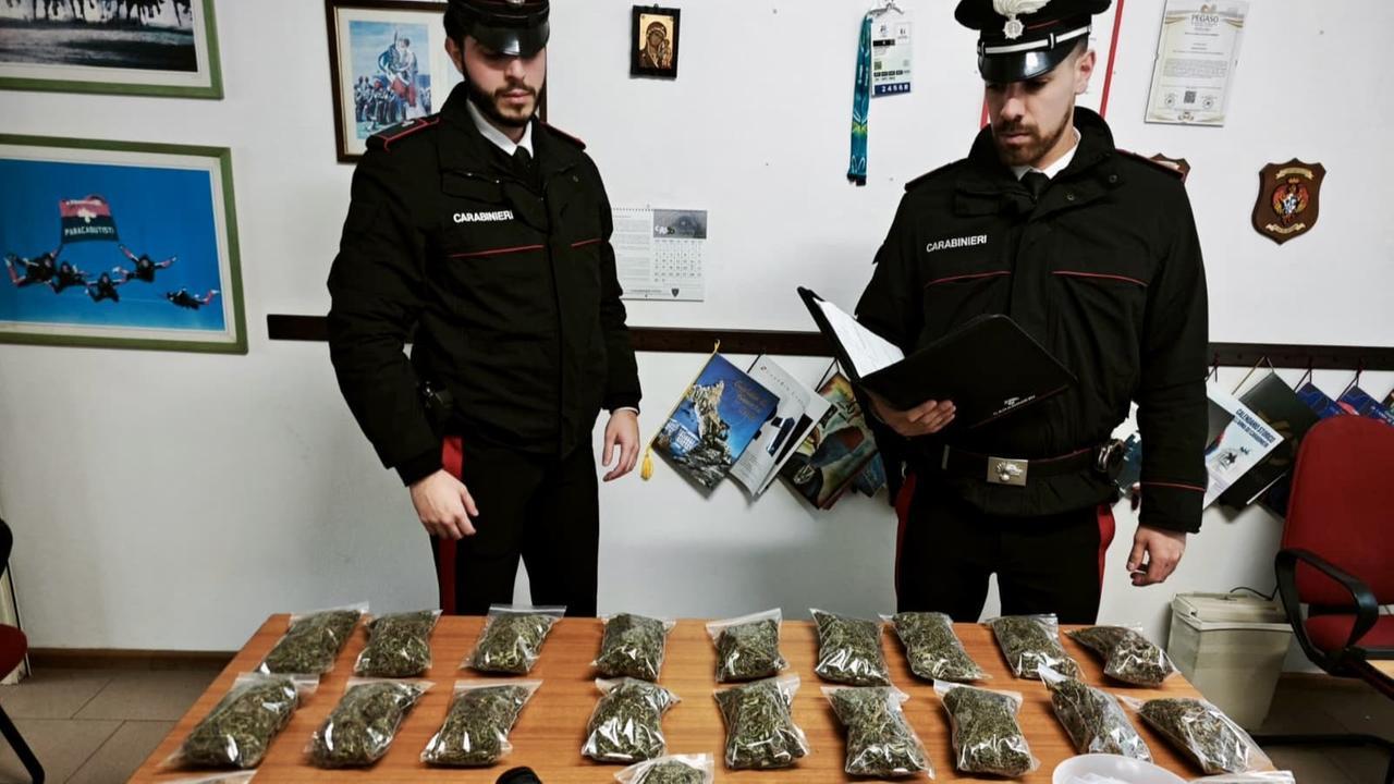 Lo spaccio di droga nella villetta delle vacanze: tre giovani arrestati – L’operazione