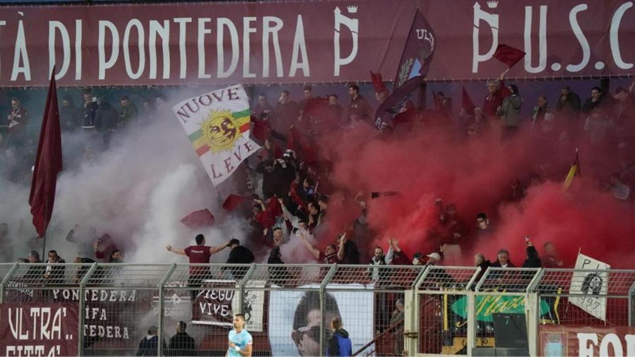 I tifosi del Pontedera (Foto Stick)