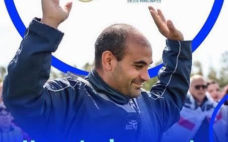 Segnala all’arbitro un gol degli avversari che nessuno aveva visto e la sua squadra non va in finale