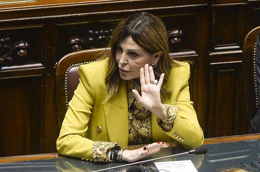 Daniela Santanché si è dimessa: «Cara Giorgia, faccio un passo indietro ma il mio certificato penale è immacolato»