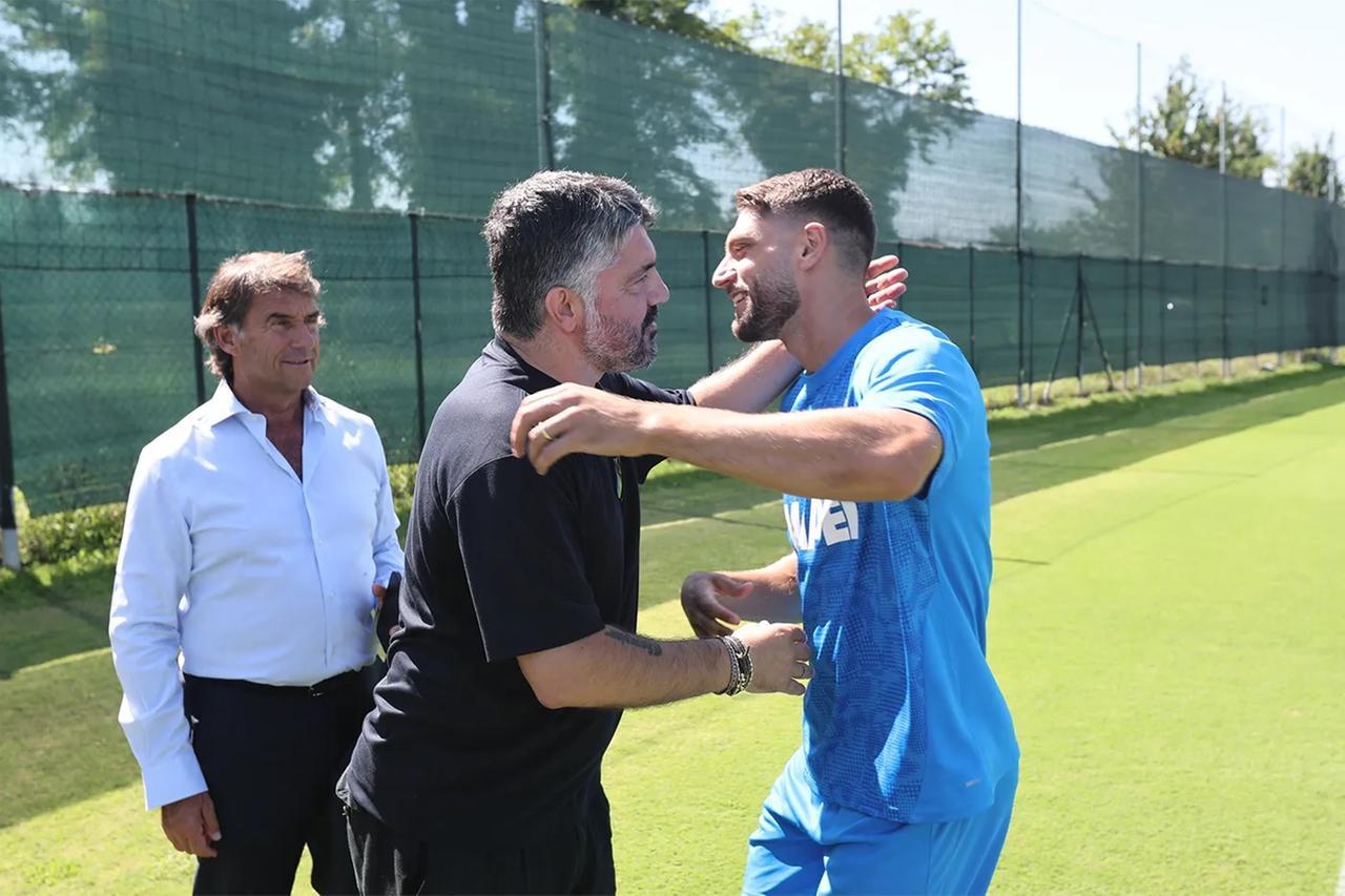 
	L'incontro tra il ct Gattuso e il capitano neroverde Berardi al Mapei Football Center

