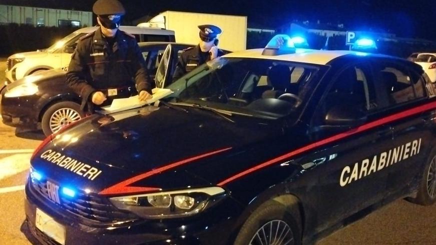I carabinieri hanno portato in carcere i due uomini