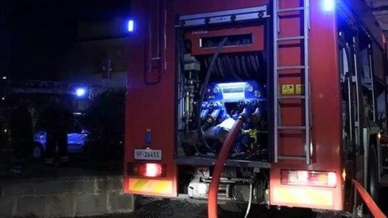 «Incendiarono i camion per ritorsione»: i tre componenti della famiglia a giudizio