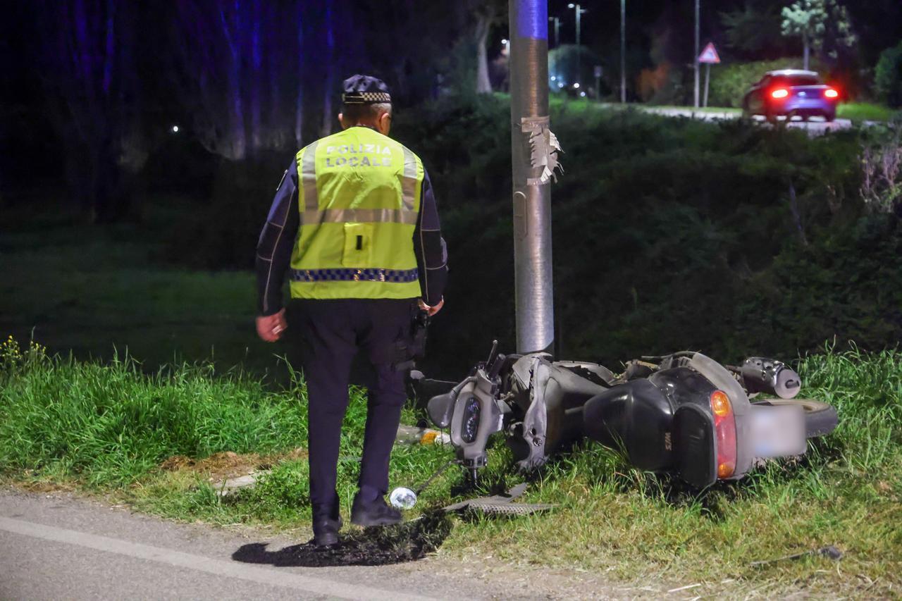 Scontro auto-scooter a Fossanova: ferito un 23enne