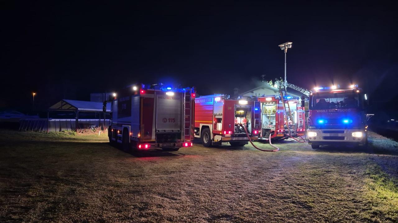Boschetto di Lagosanto, a fuoco il tetto di una villetta