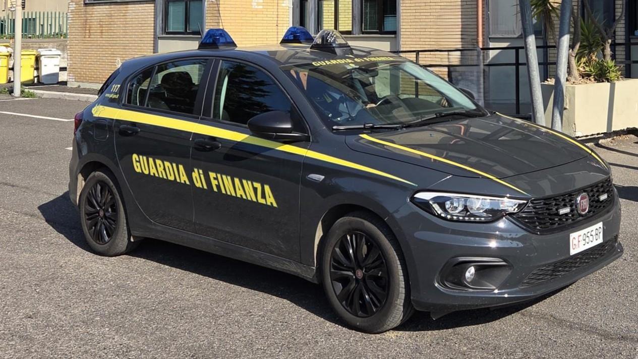 Appalti pilotati e fondi neri, perquisizioni al ministero della Difesa, Tim, Terna e Ferrovie: 26 indagati