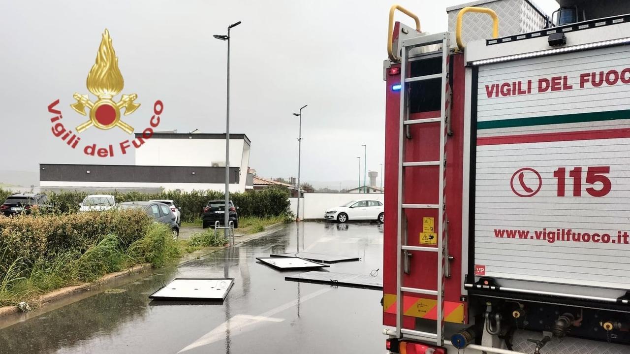 Maltempo, il vento sradica 11 pannelli fotovoltaici