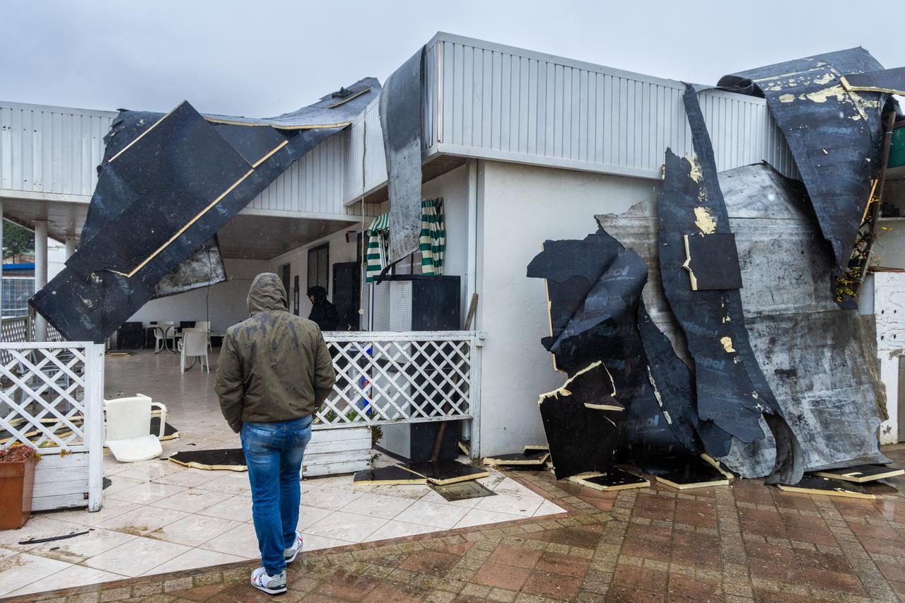 Lidi, stabilimenti balneari in ginocchio dopo l’ondata di maltempo