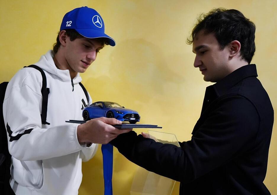 Ferrara, storia del ragazzo che ricrea supercar: «I miei modellini ai campioni»