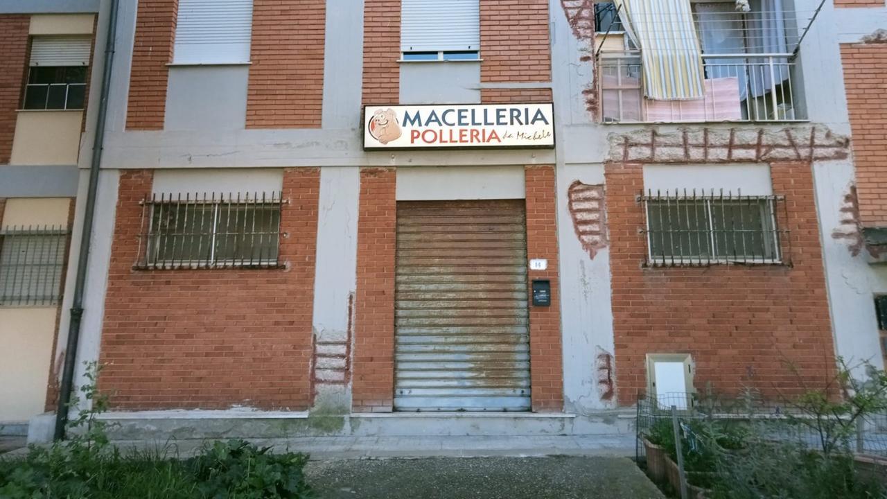 Tragedia a Porto Torres, macellaio stroncato da un infarto mentre prepara la carne: ecco chi è la vittima