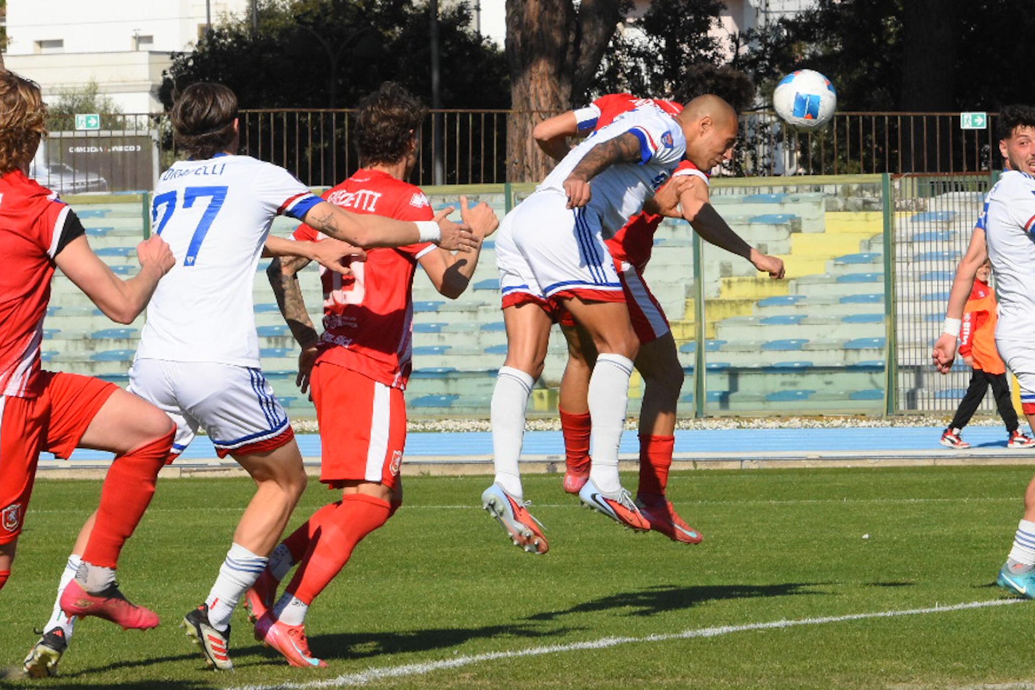 Un'azione del match (foto Agenzia Bf)