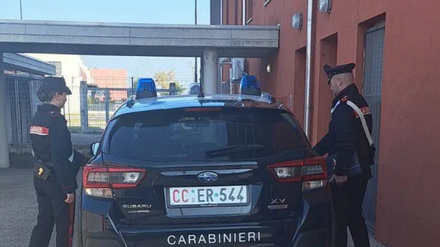 Esercente aggredita con un cacciavite per una birra rifiutata