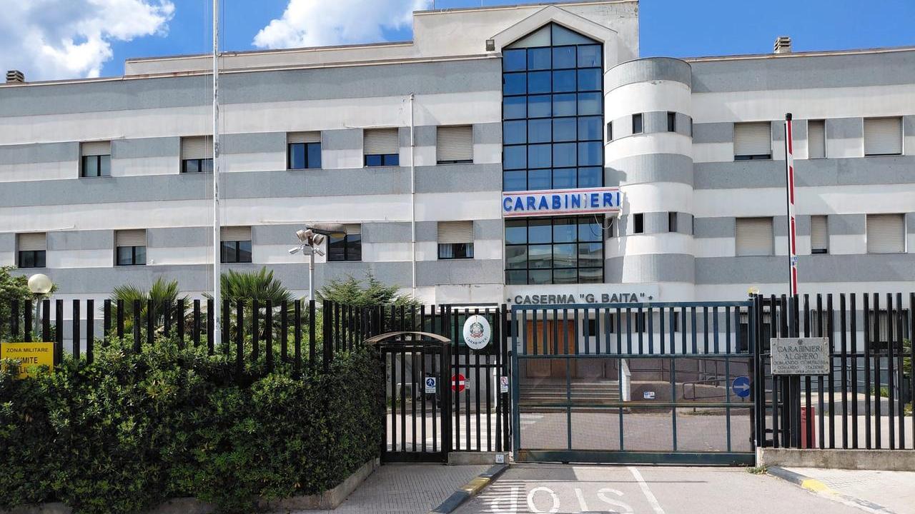 Alghero, furgoni rubati e munizioni nascosti nei terreni: denunciato