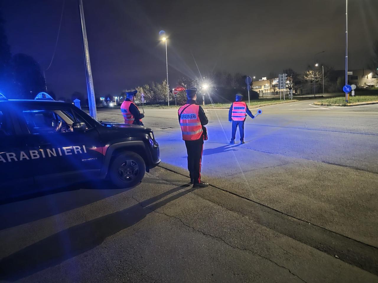 Controlli su strade, locali e casolari: scattano multe e sequestri