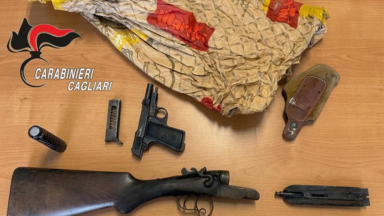 Fucile e pistola nascoste nelle balle di foraggio, erano armi clandestine: arrestato un allevatore