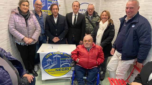 Comacchio, Negri apre la sua sede elettorale: «Saremo una grande squadra»