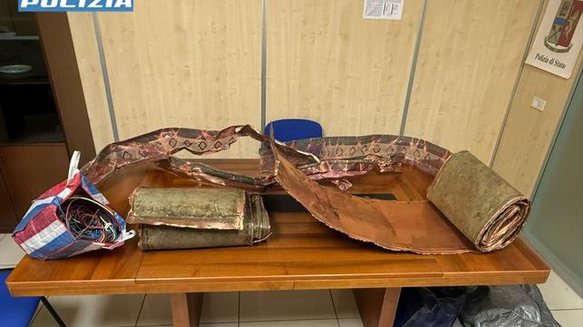 Parte del rame asportato dal palazzo della Soprintendenza 