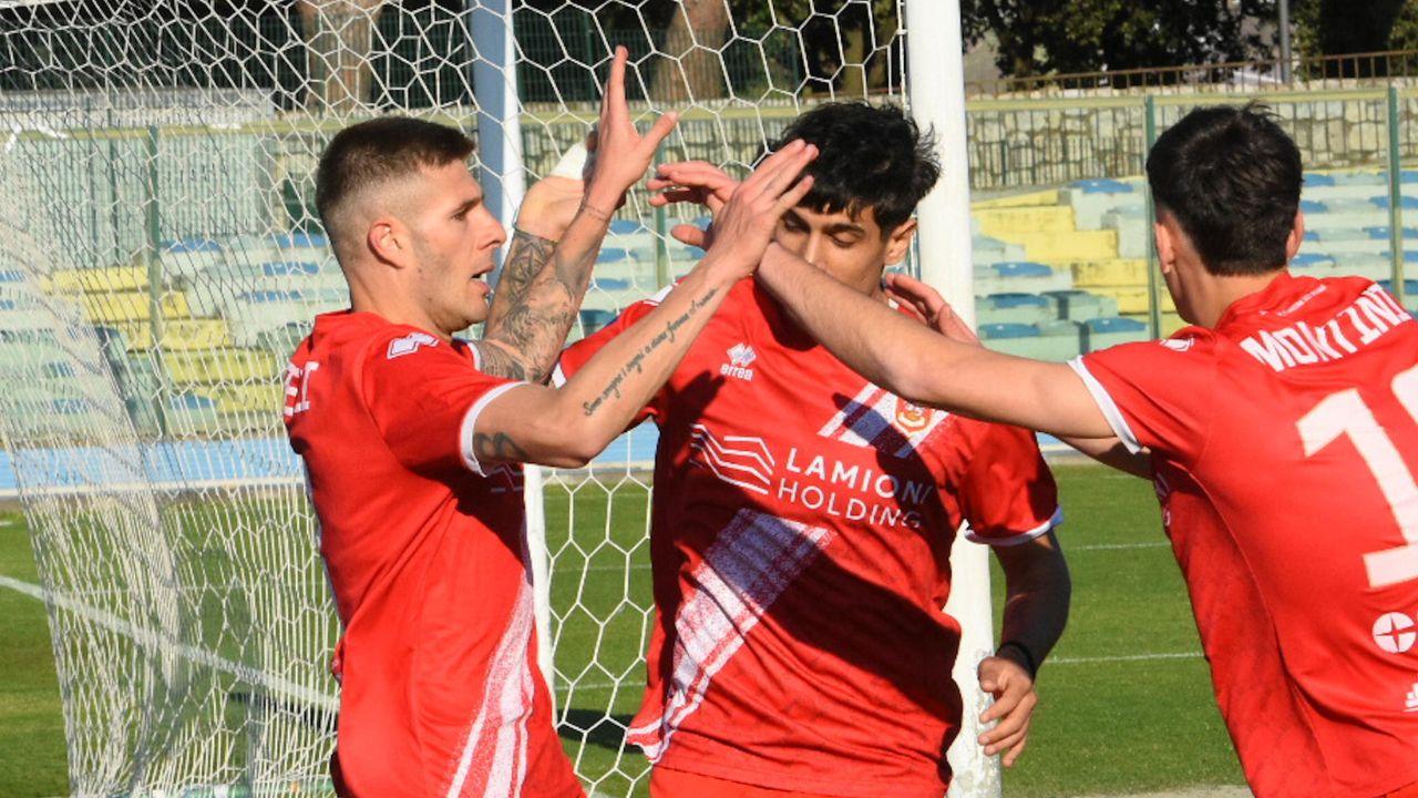 
	L'esultanza dei giocatori del Grosseto (Foto AgenziaBF)

