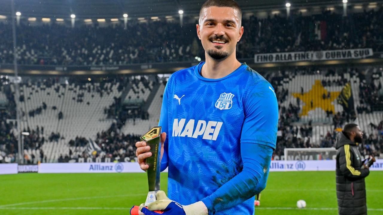 Arjianet Muric è stato premiato a Torino dopo il pari con la Juve a cui ha parato un rigore