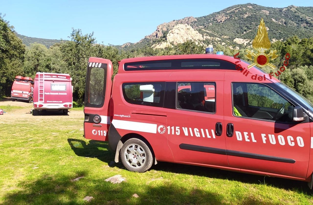 Si perde durante un’escursione: 24 ore di ricerche con droni, un elicottero, unità cinofile e specialisti dei vigili del fuoco