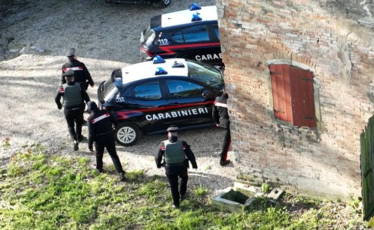 Maxi controlli nei campi nomadi con droni e unità cinofile. Trovata refurtiva, due denunciati