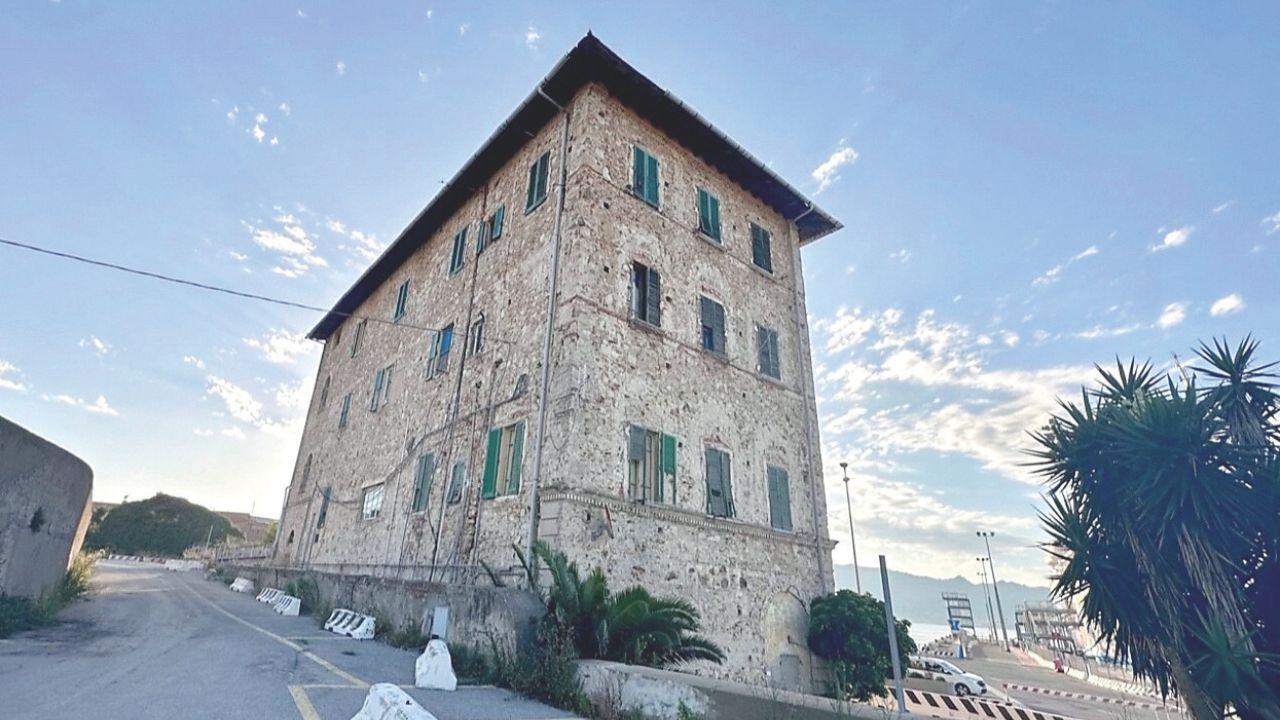 Immobili comunali in vendita a Portoferraio: il piano triennale e il mistero su Palazzo Coppedè