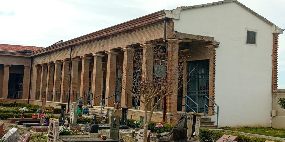 
	Il cimitero di Motta di Cavezzo

