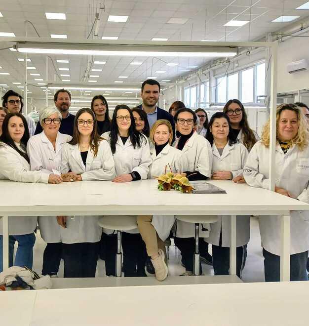 Capannori,&nbsp; al lavoro 35 ore&nbsp; ma ne pagano 40: la sfida di un’azienda del lusso&nbsp;<br>
