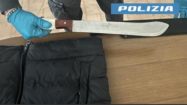 Ferito a colpi di macete in zona stazione: due denunciati