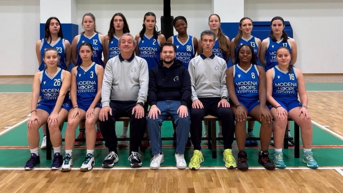 Modena Hoops è una neonata società di basket con squadre maschili e femminili