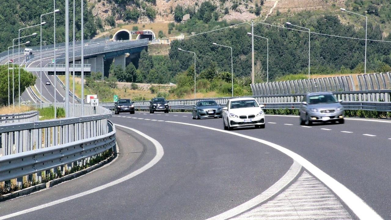 Pasqua e Pasquetta, 60 milioni di veicoli in viaggio: nell’isola boom di traffico lunedì – Strade e autostrade da evitare