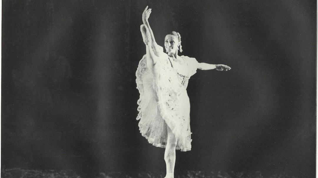 Addio alla ballerina Donatella Sturam