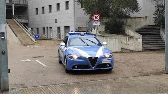 Droga, denaro e bilancino di precisione in casa: arrestato un 20enne