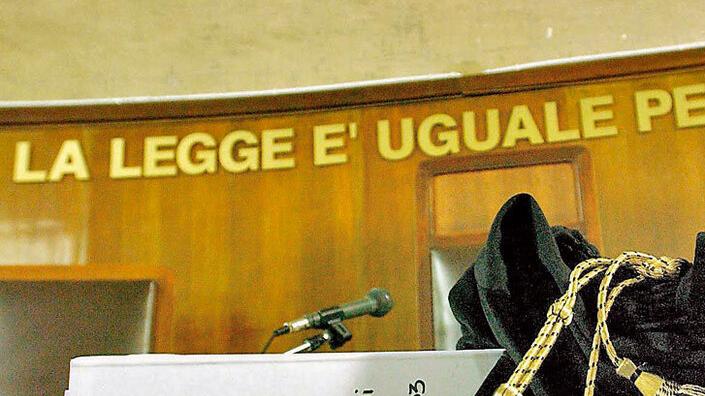 Barga, lavoratori clandestini sfruttati: tre a processo per “caporalato”<br>