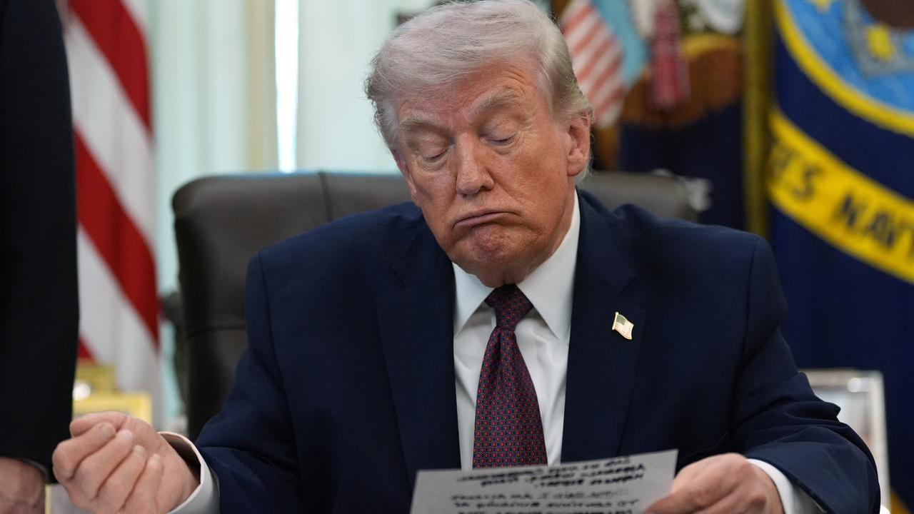 Donald Trump: «Obiettivi quasi raggiunti, colpiremo duramente l’Iran e lo riporteremo all’età della pietra»