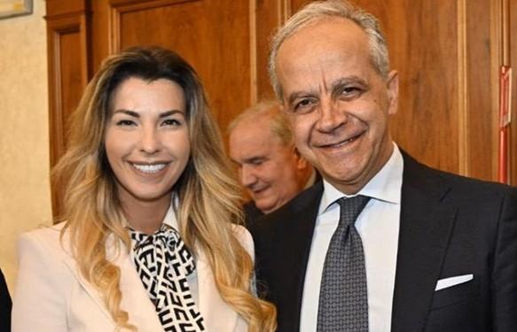 «Ho una relazione con Piantedosi»: ecco chi è Claudia Conte tra cerimonie, eventi e ospitate tv